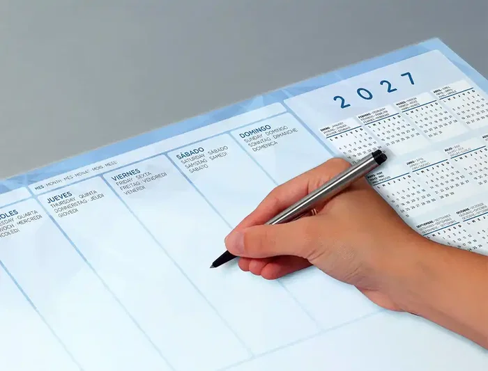 Liderpapel Planning de Sobremesa Semanal 2027-2028, 40x60 cm, 50 Hojas de 90 g/m², Vista Semana con Regla y Espacio para Notas Liderpapel Planning de Sobremesa Semanal 2027-2028, 40x60 cm, 50 Hojas de 90 g/m², Vista Semana con Regla y Espacio para Notas