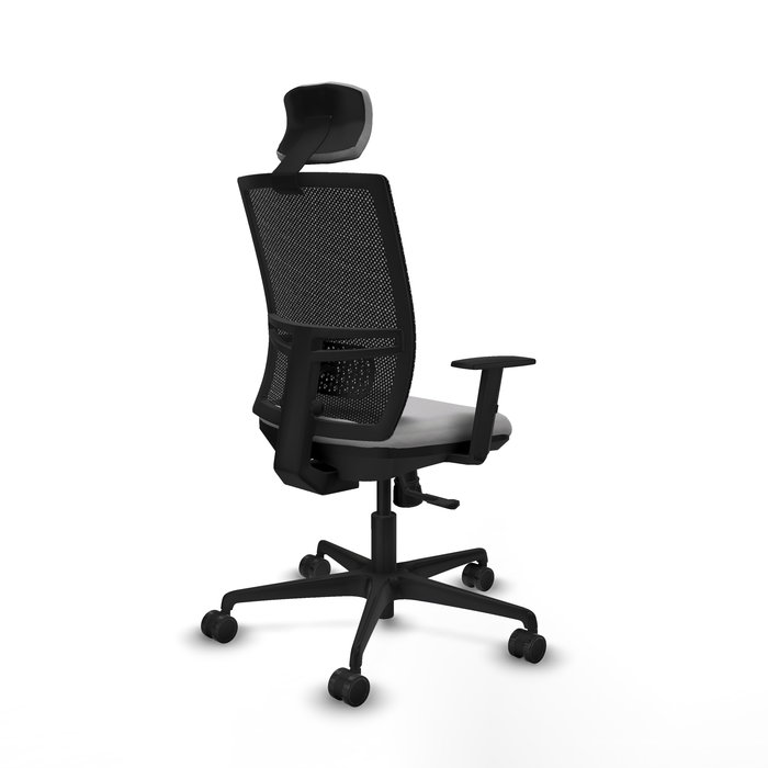 Silla de oficina Yunquera con mecanismo Sincro tapizada con Tela color Gris claro y malla color Negro. Equipada con lumbar 1D, Brazos 1D, Cabecero 1D y Ruedas 65mm nailon