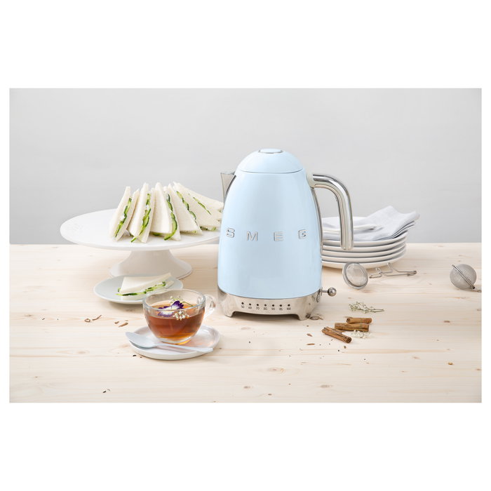 Smeg KLF04PBEU Hervidor de Agua Retro Estilo Años 50, 1.7 L, 2400 W, 7 Temperaturas, Azul Pastel, Acero Inoxidable, Apagado Automático Smeg KLF04PBEU Hervidor de Agua Retro Estilo Años 50, 1.7 L, 2400 W, 7 Temperaturas, Azul Pastel, Acero Inoxidable, Apagado Automático