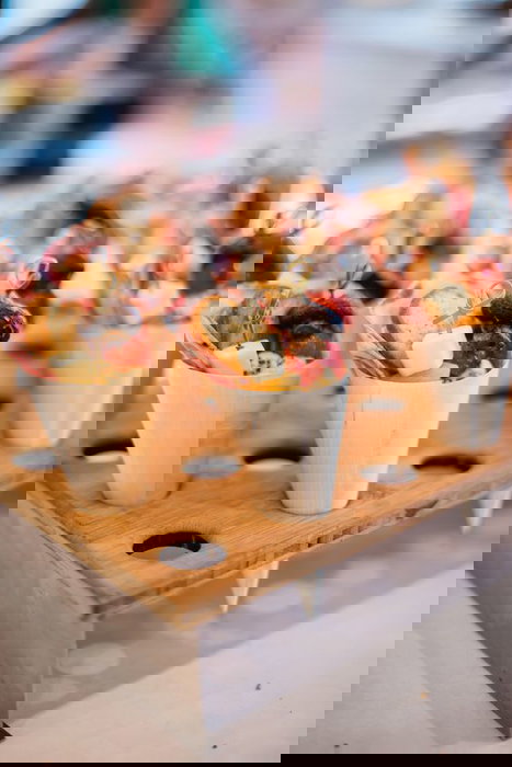 Algon Set de 10 Conos de Madera Natural para Decoración o Artesanía, 15.5 cm de Alto (24 Unidades)