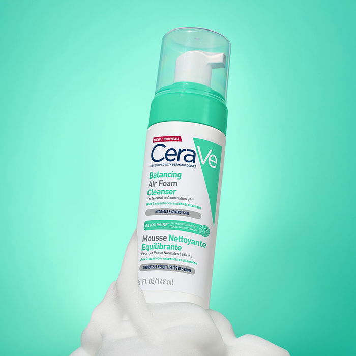 Cerave Limpiador Air Foam Reequilibrante para Piel Grasa y Sensible, Limpieza Profunda y Control de Brillo, 148 ml