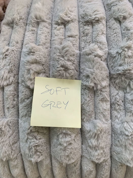 DKD Home Decor Manta Rabit fur april 24 b Gris Claro Poliester 240 x 1 x 220 cm