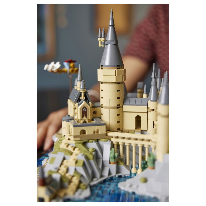 LEGO 5702017413228 Harry Potter Castillo y Terrenos de Hogwarts, Juego de Construcción de 2660 Piezas, Para Mayores de 18 Años LEGO 5702017413228 Harry Potter Castillo y Terrenos de Hogwarts, Juego de Construcción de 2660 Piezas, Para Mayores de 18 Años
