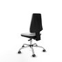 Silla de oficina Elche con mecanismo Asincro tapizada con Tela color Blanco. Equipada con Base cromada, Sin brazos y Ruedas 65 mm parqué