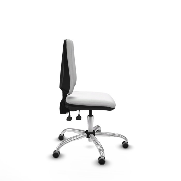 Silla de oficina Elche con mecanismo Asincro tapizada con Tela color Blanco. Equipada con Base cromada, Sin brazos y Ruedas 65 mm parqué