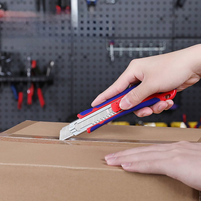 Workpro Cúter de Carga Automática 18 mm con 5 Cuchillas Autocargables Workpro Cúter de Carga Automática 18 mm con 5 Cuchillas Autocargables