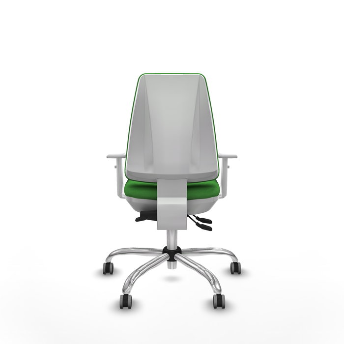 Silla de oficina Elche con mecanismo Asincro tapizada con Tela color Verde. Equipada con Base cromada, Reposabrazos blancos y Ruedas 65 mm parqué