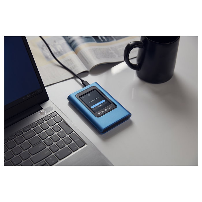 Kingston IronKey Vault Privacy 80 3.84TB SSD Externo Cifrado USB 3.2 Gen 1 Tipo C, 230 MB/s, AES-XTS 256-bit, FIPS 197, Azul Kingston IronKey Vault Privacy 80 3.84TB SSD Externo Cifrado USB 3.2 Gen 1 Tipo C, 230 MB/s, AES-XTS 256-bit, FIPS 197, Azul