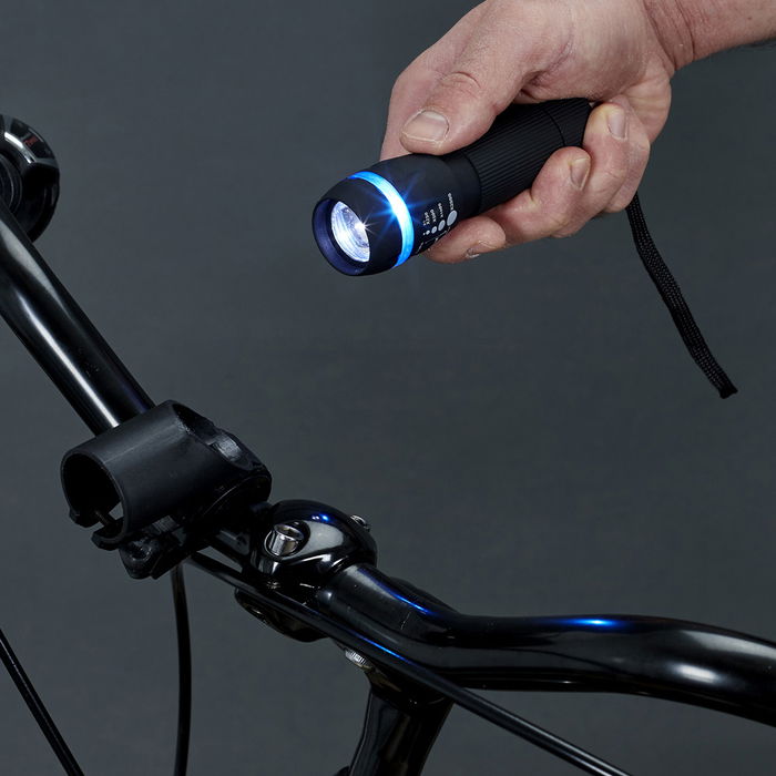 Be Mix Luz Led Delantera para Bici, Patinete y Moto 2000 Lúmenes, Resistente a Salpicaduras, Ajustable