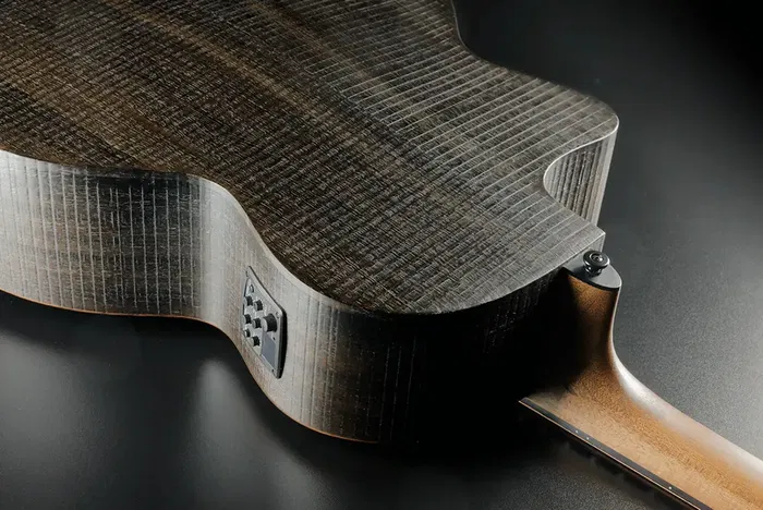 LAG Bajo Acústico Jumbo A/E Natural Satinado - Cuerpo de Brankowood y Eucalipto Ahumado, Electrónica Stage-LAG