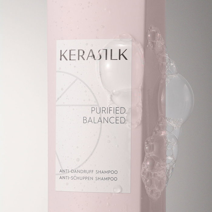 KERASILK ESSENTIALS Champú Anticaspa para Cuero Cabelludo Graso, Purifica y Reequilibra, Formulación Vegana Sin Sulfatos, Con Seda Biomimética y Ectoína, 250 ml