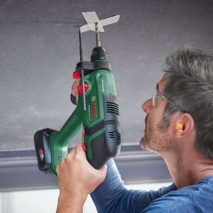 Bosch UniversalHammer 18V (1x4.0Ah + AL 18V-30) Bosch UniversalHammer 18V (1x4.0Ah + AL 18V-30)
