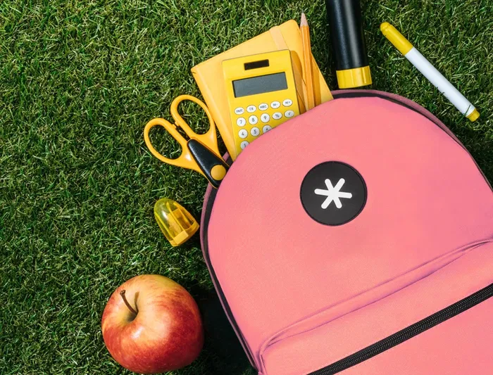 Antartik Mochila escolar con asa y bolsillo frontal con cremallera, color Coral, 320x140x430 mm