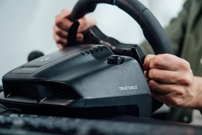 Logitech G923 SE Kit Volante + Pedales + Palanca Xbox Series X/S, Xbox One, Xbox, USB 2.0, Negro, Giro 900°, Retroalimentación de Fuerza