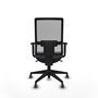 Silla de oficina Horna con mecanismo Sincro tapizada con Tela color Gris oscuro y malla color Gris. Equipada con lumbar 1D, Brazos 1D y Ruedas 65 mm parqué