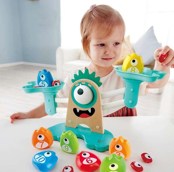 Hape Bascula matematica monster, Inclinable segun piezas, Madera contrachapada, 38,2x18x14,2cm Hape Bascula matematica monster, Inclinable segun piezas, Madera contrachapada, 38,2x18x14,2cm