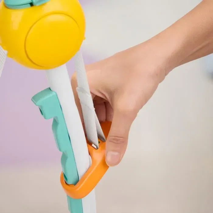 Bright Starts BRI17513 Área de Juegos para Bebés con Múltiples Juguetes, Hamaca Evolutiva, Giro 360º, 10 Juegos Interactivos Disney