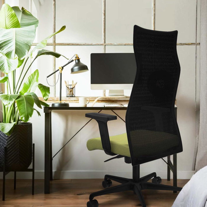 Sillón Albacete con mecanismo Sincro tapizada con Tela color Verde petróleo y malla color Blanco. Equipado con Base nailon negra, Brazos 2D y Ruedas 65mm nailon