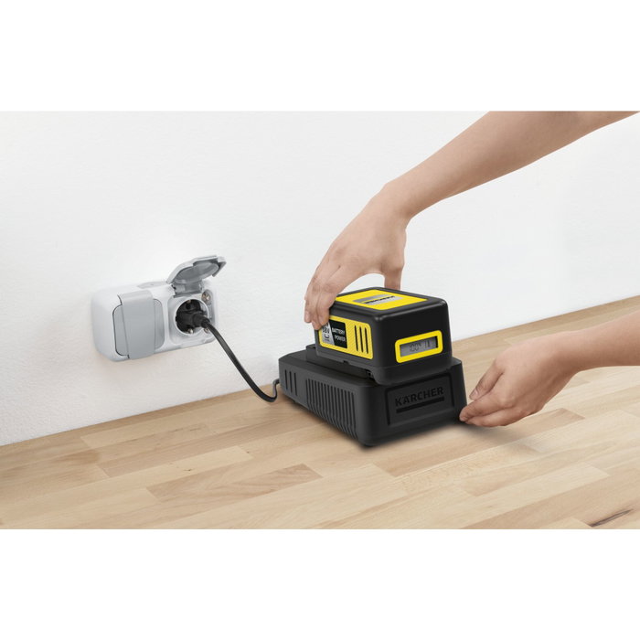 Karcher Juego de Baterías Power 18V / 5 Ah con Pantalla LCD y Cargador Rápido