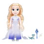 JAKKS PACIFIC 225136 Muñeca Princesa Elsa de Disney Frozen 2, Musical con Vestido Epílogo, Canta en Castellano, Incluye Olaf y Accesorios, 38 Cm