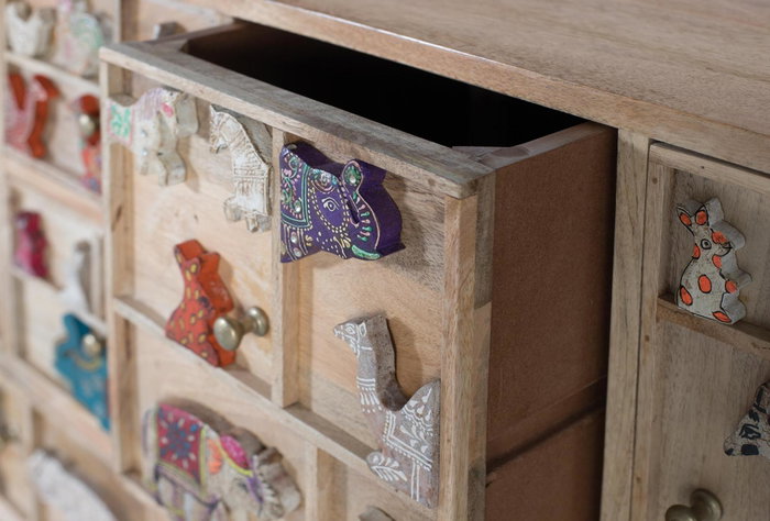 GINER Y COLOMER Cómoda de Madera de Mango Natural con 13 Cajones y Decoración Artesanal