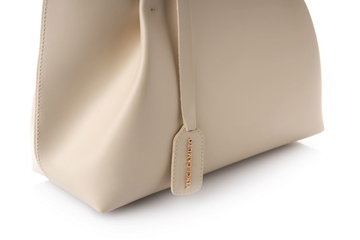 Vince Camuto Bolsa Tote Crema Cuero de Polivinilo Elegante y Sofisticada para Mujer
