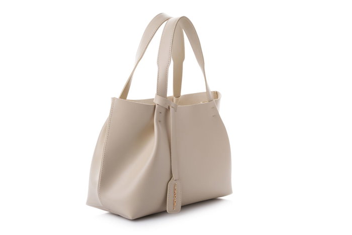 Vince Camuto Bolsa Tote Crema Cuero de Polivinilo Elegante y Sofisticada para Mujer