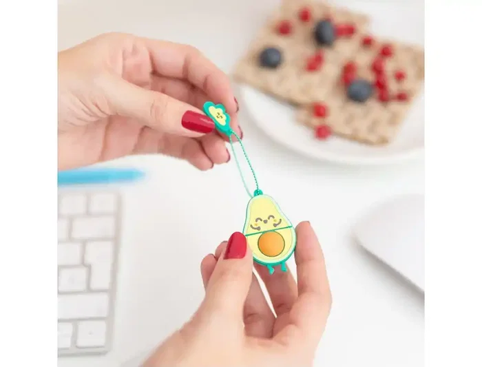 Mr.Wonderful Pendrive USB 32 GB Llavero con Forma de Aguacate, Memoria Flash, Incluye Adaptador USB-C, Compatible con Windows, MacOS, Linux
