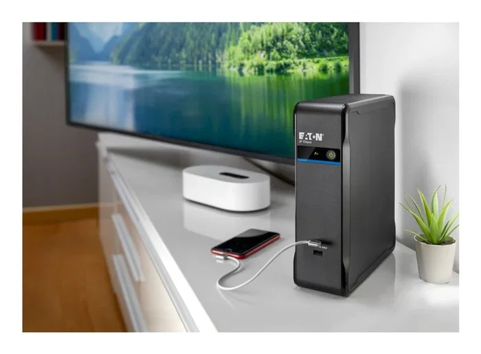 Eaton 3P700UI Sistema de Alimentación Ininterrumpida 700VA 420W Negro