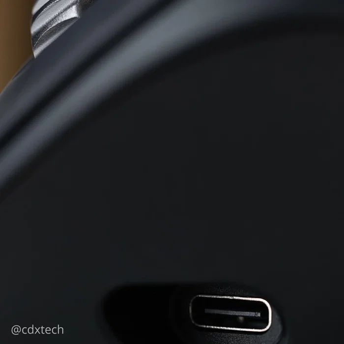 Kensington K72196WW Pro Fit Ergo TB550 Trackball Inalámbrico Bluetooth y 2.4 GHz, Ergonómico para Mano Derecha, Recargable, 1600 DPI, Negro/Gris