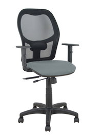 Silla de oficina Alocén con mecanismo Sincro/Traslack tapizada con Tela color Gris y malla color Negro. Equipada con lumbar 1D, Brazos 1D y Ruedas de nailon 50 mm