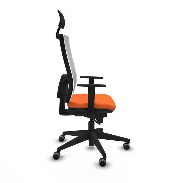 Silla de oficina Horna con mecanismo Sincro tapizada con Tela color Naranja y malla color Blanco. Equipada con lumbar 1D, Brazos 1D, Cabecero Fijo y Ruedas 65 mm parqué