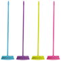 Je cherche une Idee Escoba Clásica 127 cm Colores Surtidos Fucsia Lila Azul Verde