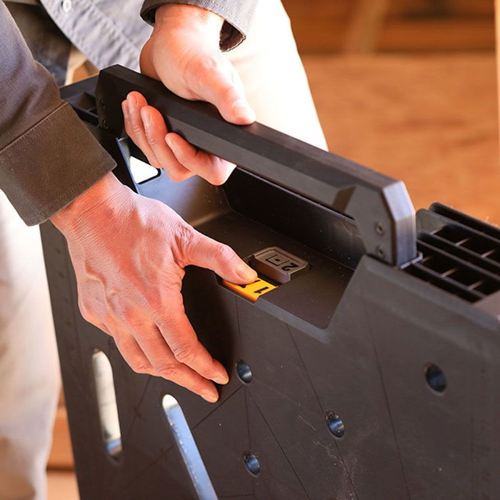 Toughbuilt Banco de trabajo plegable TB-WB700 Montaje Rápido, Soporta 454kg, Asa Transporte, Plegable Compacto