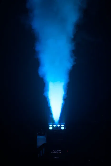 ALGAMLIGHT Máquina de Humo Vertical 1200W con LED RGBA para Fiestas y Eventos