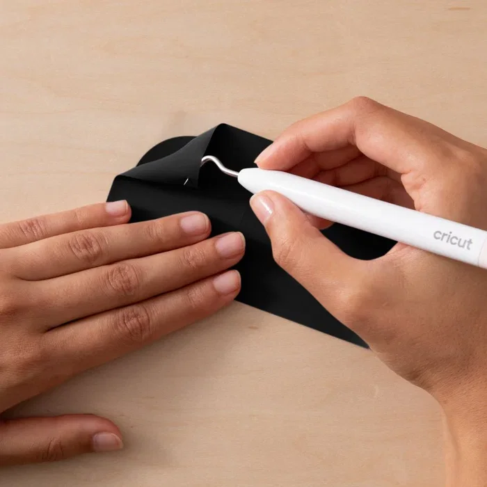 Cricut Joy Xtra Smart Iron-On - Vinilo de Transferencia Térmica Liso, 3 Hojas, Negro/Rojo/Blanco, Monocromo Brillante, Lavable a Máquina