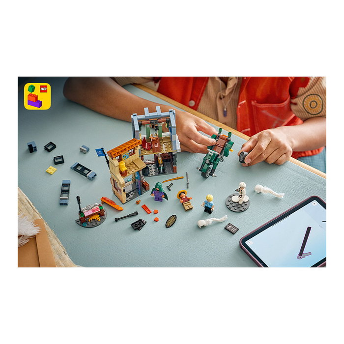 LEGO ONE PIECE Showdown with Captain Smoker 75642