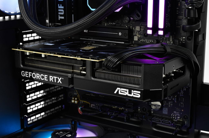 Komputronik Level UP [R14] Ryzen 7 RTX 5070 32GB 4TB W11H black