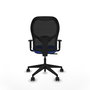 Silla de oficina Alocén con mecanismo Sincro tapizada con Tela color Azul y malla color Negro. Equipada con lumbar 1D, Brazos 1D y Ruedas 65mm nailon