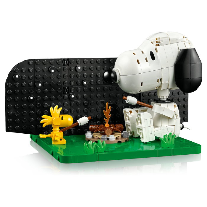 LEGO Ideas 21368 Peanuts: La Caseta de Snoopy LEGO Ideas 21368 Peanuts: La Caseta de Snoopy