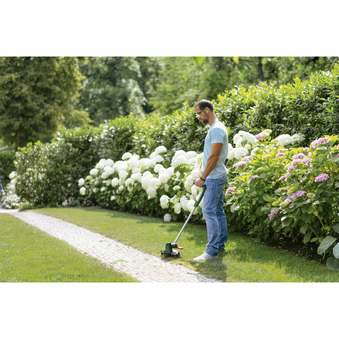 Bosch UniversalGrassCut 18V-26 Cortabordes y Desbrozadora Bosch UniversalGrassCut 18V-26 Cortabordes y Desbrozadora