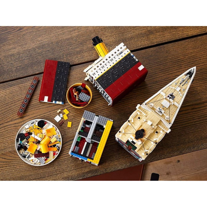LEGO Creator Titanic (10294) LEGO Creator Titanic (10294)