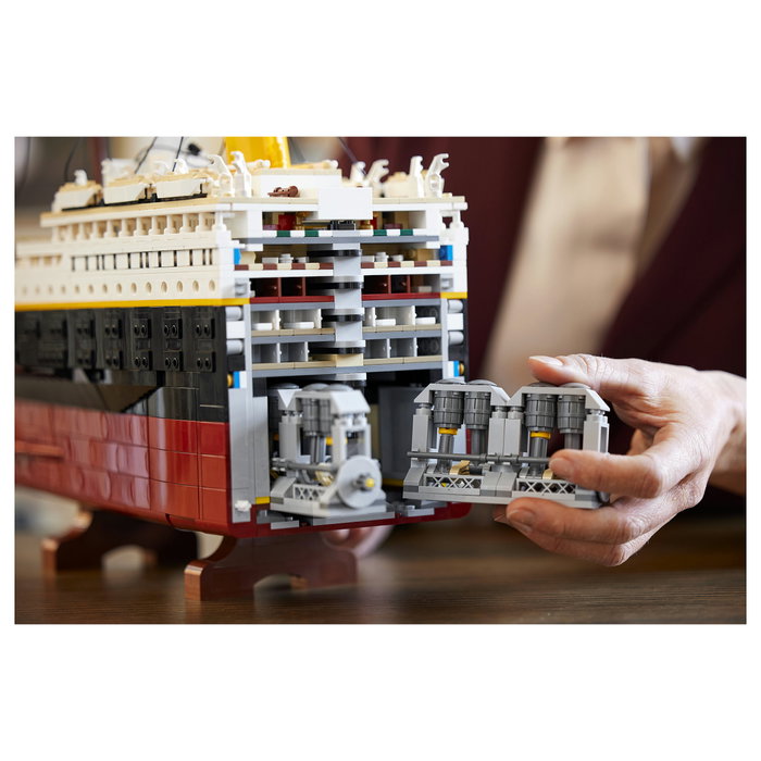 LEGO Creator Titanic (10294) LEGO Creator Titanic (10294)