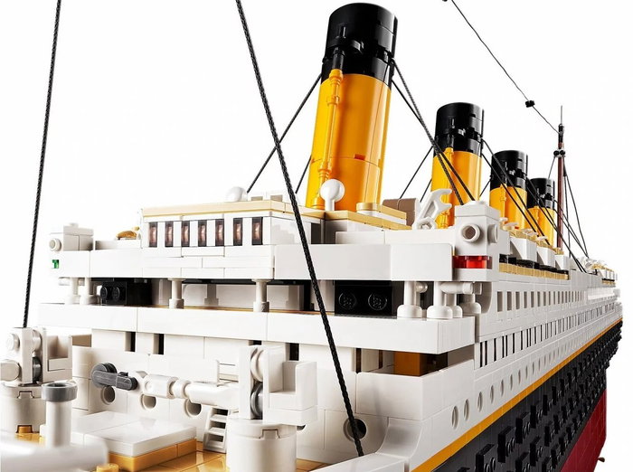 LEGO Creator Titanic (10294) LEGO Creator Titanic (10294)
