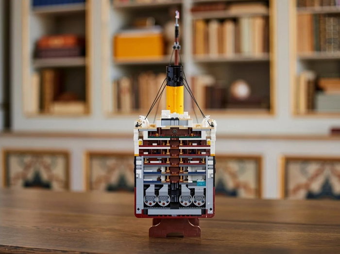 LEGO Creator Titanic (10294) LEGO Creator Titanic (10294)