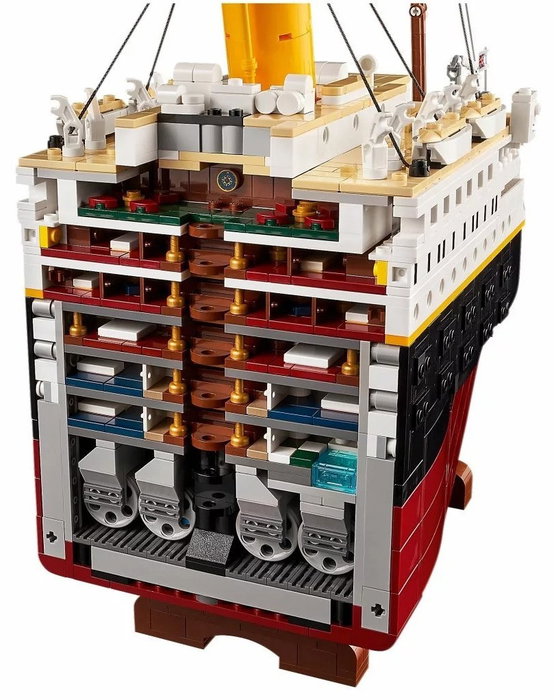 LEGO Creator Titanic (10294) LEGO Creator Titanic (10294)