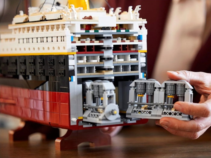 LEGO Creator Titanic (10294) LEGO Creator Titanic (10294)