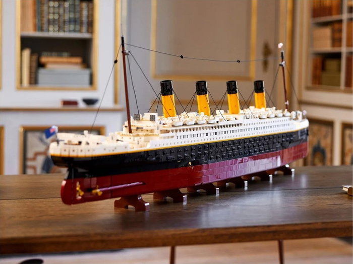 LEGO Creator Titanic (10294) LEGO Creator Titanic (10294)