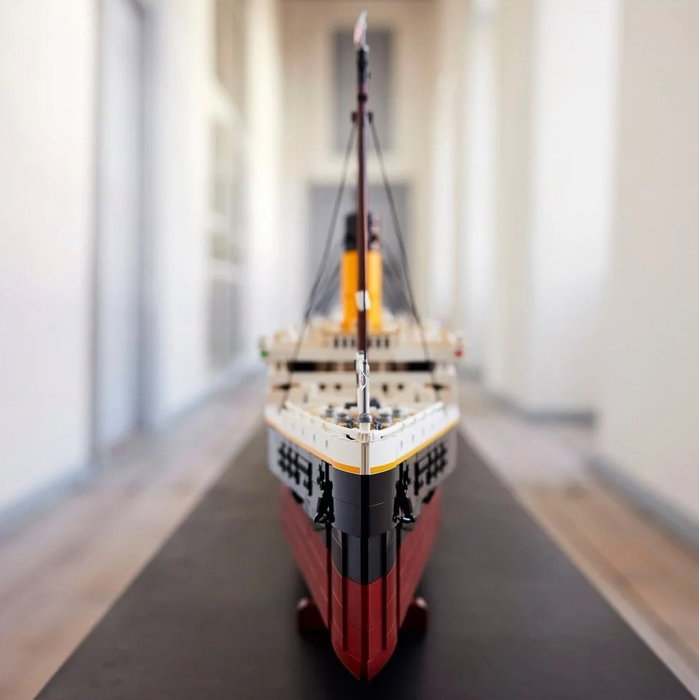 LEGO Creator Titanic (10294) LEGO Creator Titanic (10294)