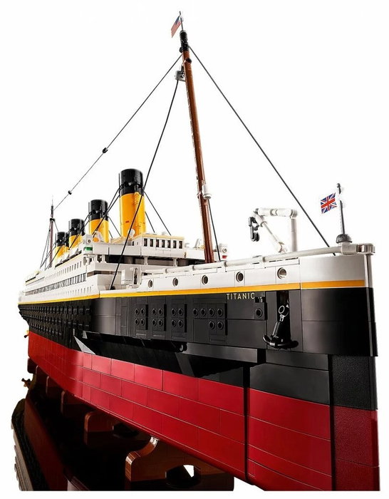 LEGO Creator Titanic (10294) LEGO Creator Titanic (10294)